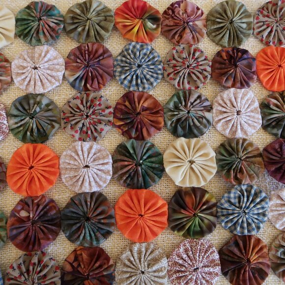 Handcrafted Yo Yo Pinwheel Table Runner 12" x 36" - Picture 2 of 5